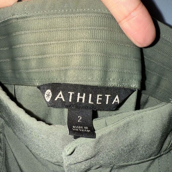 Athleta Tribeca Utility crop Pants in Laurel Olive Green Women’s size 2 EUC - Picture 6 of 10
